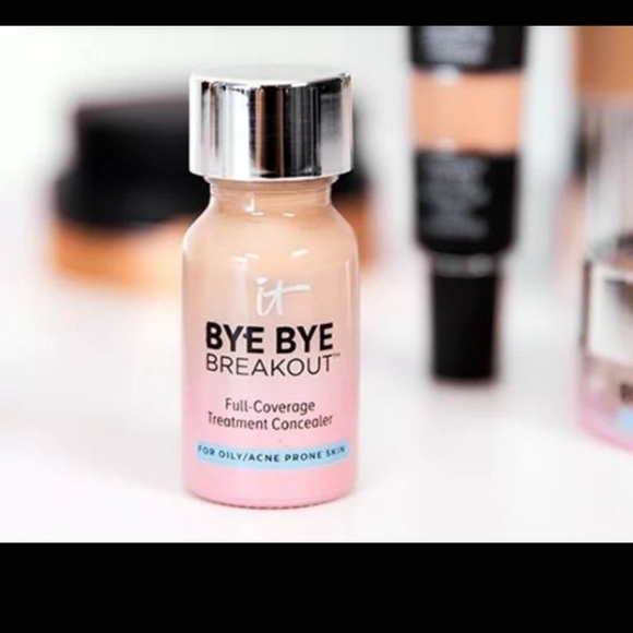 It Bye Bye Breakout Full Coverage Concealer AND Acne Treatment - Picture 6 of 8